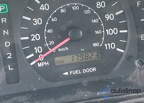 1999 Toyota Sienna Le z USA, uszkodzony, nr VIN 4T3ZF13C9XU150695